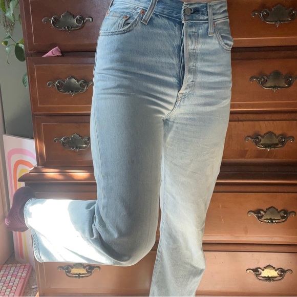 Levis Ribcage Straight Jeans - Picture 3 of 10